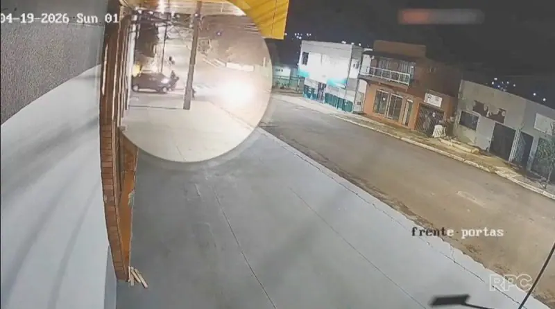  Imagens mostram mulher pulando do carro em movimento para fugir de agressões do marido em Pitanga