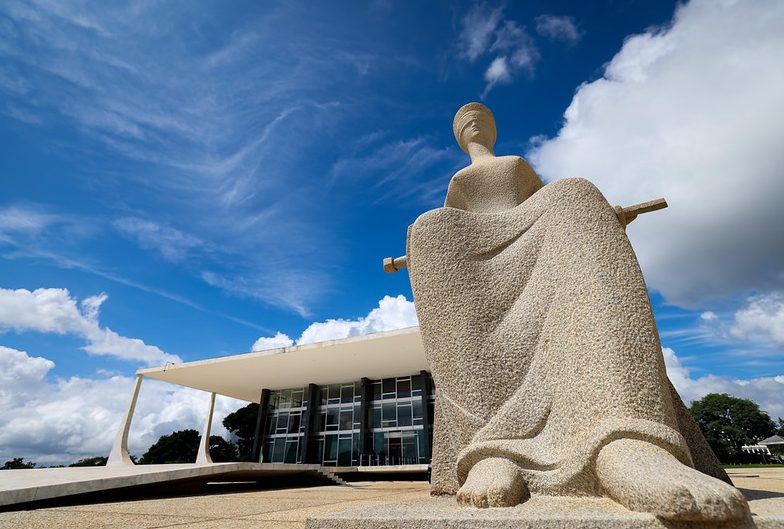  PEC propõe mandato fixo de 12 anos para ministros do STF